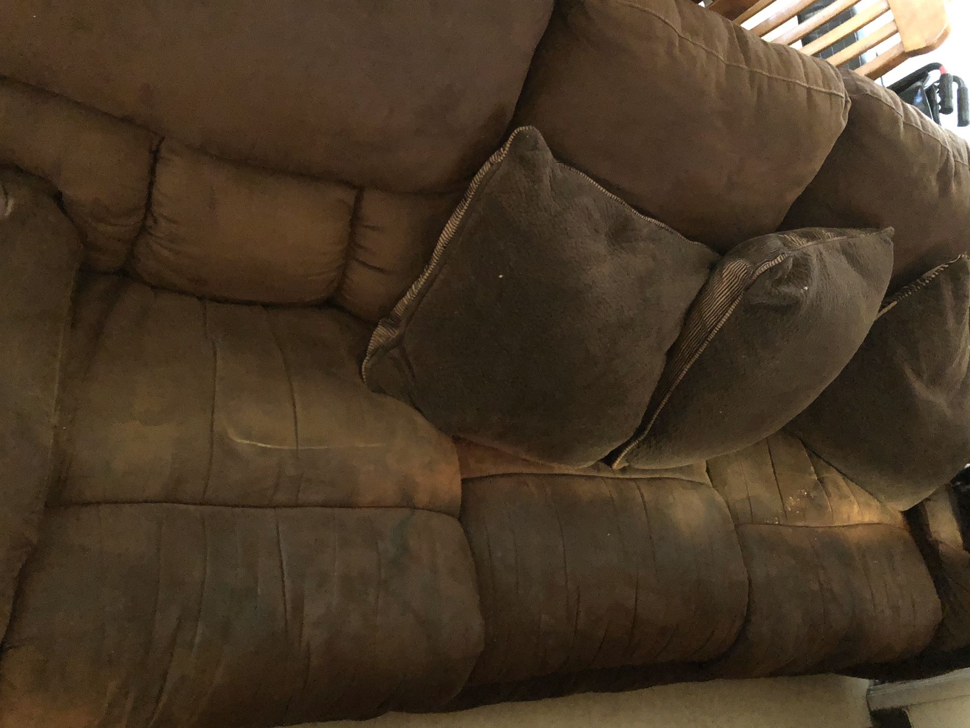 Double reclining couch