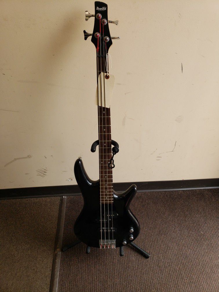 Ibanez Gio Soundgear 4 String Bass Guitar 