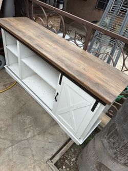 Table console , tv