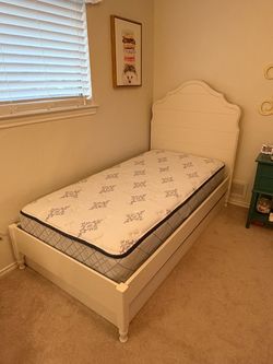 Pottery Barn Juliette Twin Bed and Trundle