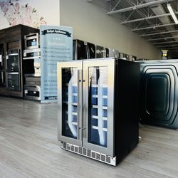 Brand new Silhouette Napa 24” French Door Wine Refrigerator. DWC047D1BSSPR
