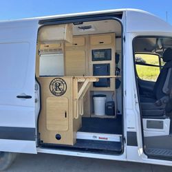 Vantopia Sprinter Closet Shelf