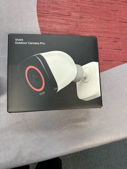 vivint outdoor camera pro WiFi camera Only one  brand new  Comes with a router