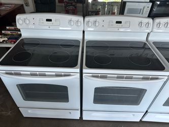 GE Electric Stove 30” (1 month warranty)