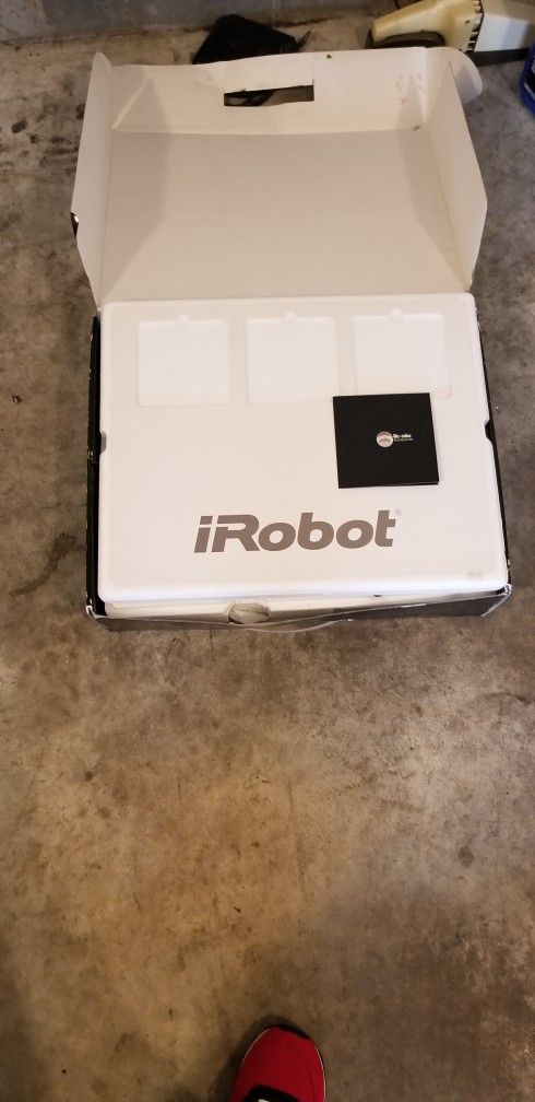 IROBOT RAMBA DISCOVERY (OPEN TO TRADES)