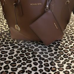 Micheal Kors Tote And Wristlet 