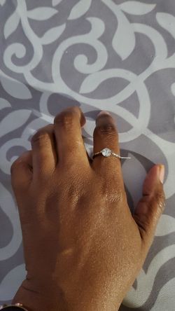 Solitaire engagement rings
