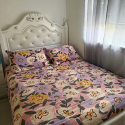 Full size bed