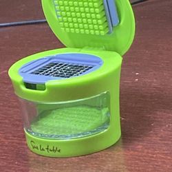 Garlic Press By Sir La Table 