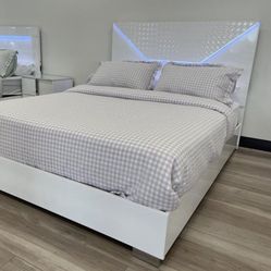 Brand New Queen Bed with Led Lights and Mattress / Cama Queen Con Luces Led y con Colchón Nuevo a Estrenar … Fast 🚚
