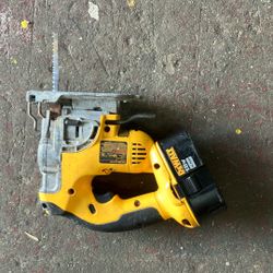 Used DeWalt DC330B 18V Cordless Jig Saw + 18V Battery — Working!