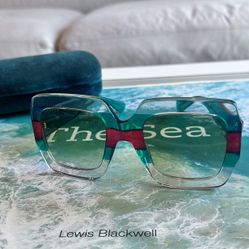 Gucci Oversized Women’s Sunglasses