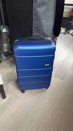 Rollable suitcase