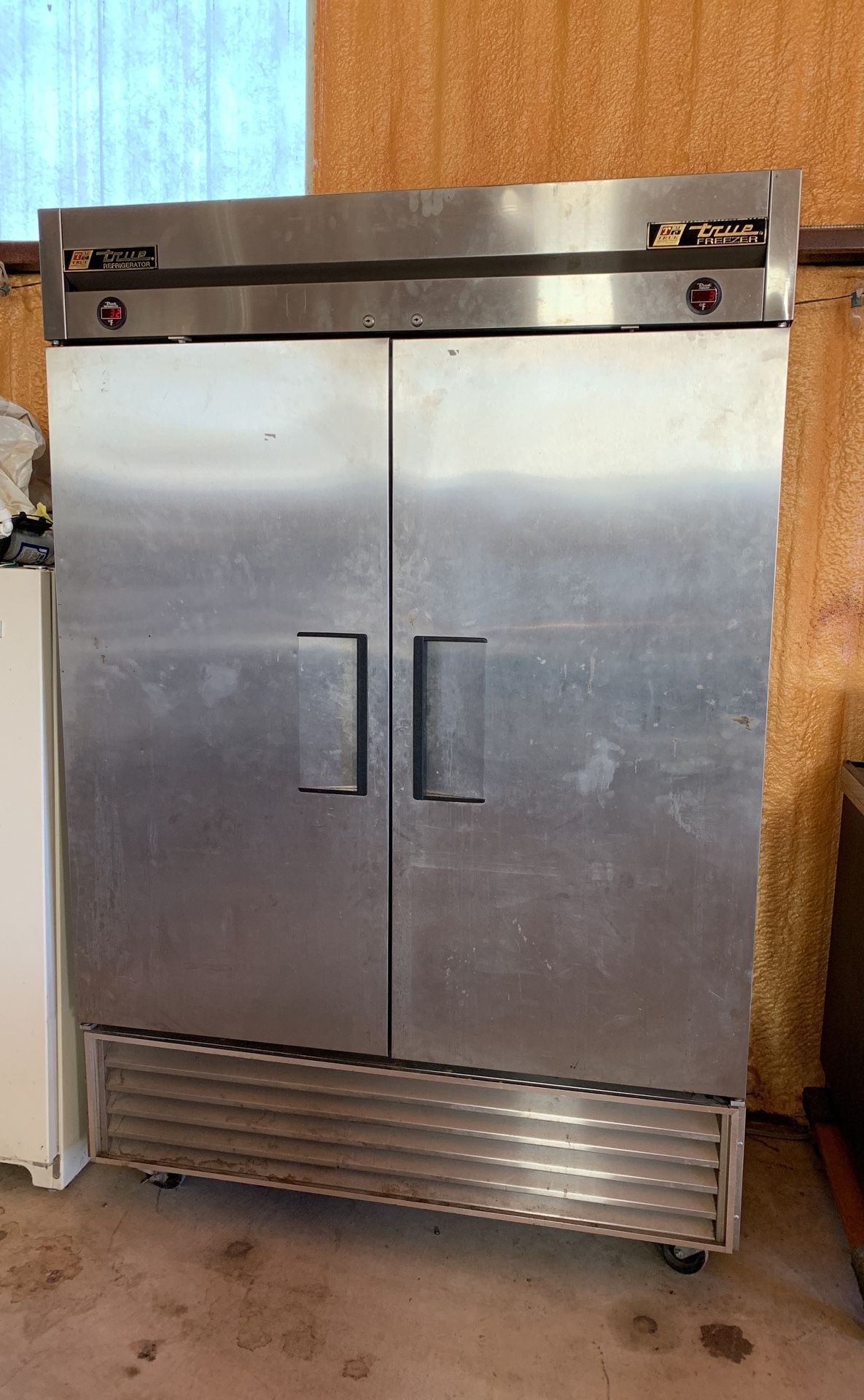 Commercial side by side Refrigerator and Freezer