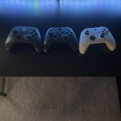 Three Broken xbox controllers