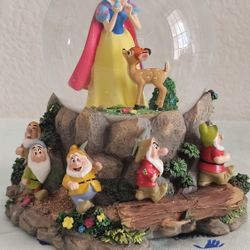 Disney Snow White Disney Seven Dwarfs Snow Globe Music Box Plays Heigh-Ho