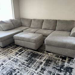 Sectional Couch W| Ottoman 