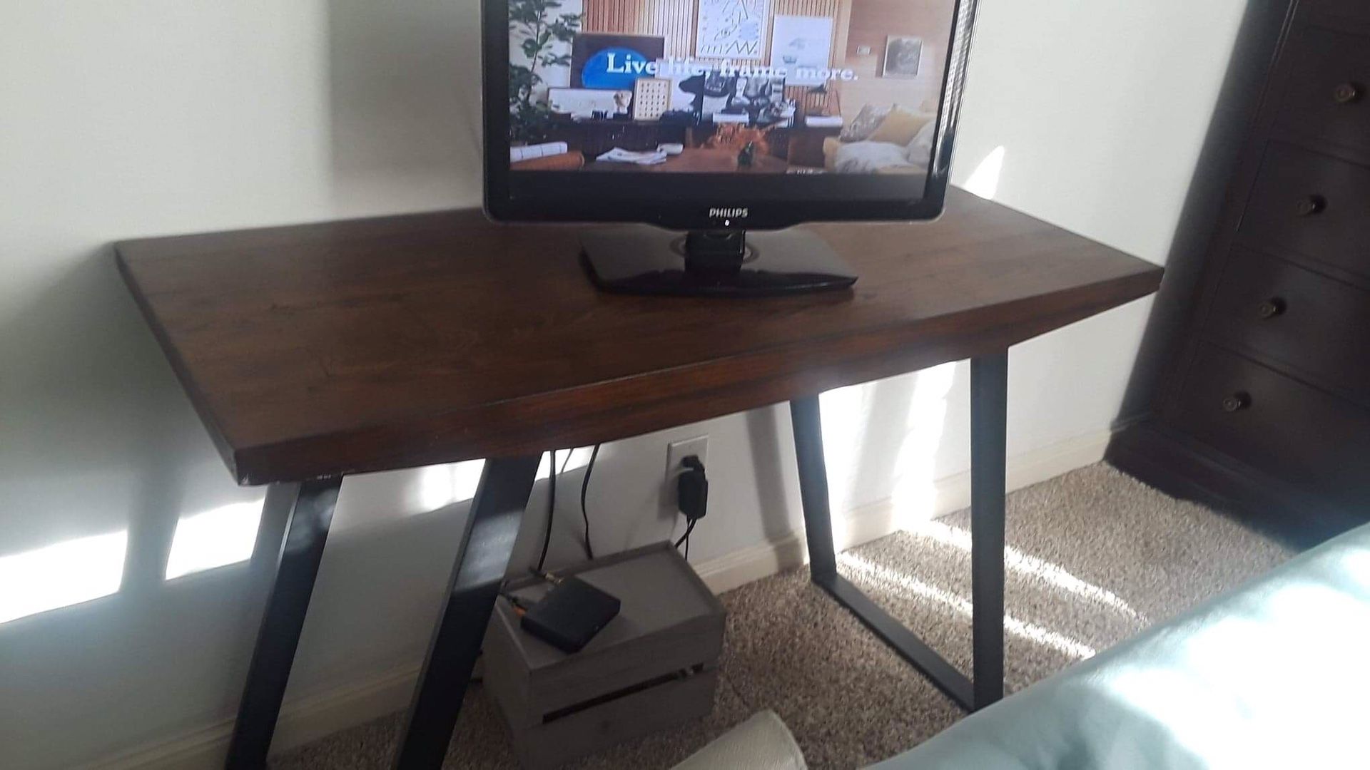 21” Panasonic TV with remote and Very Nice Wooden Table 44”x19”