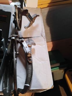 Gear pullers