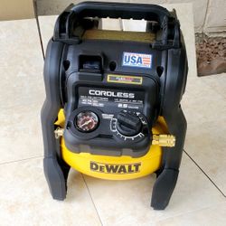 DeWALT 20V/60V Air Compressor with FlexVolt Advantage (Tool-Only)