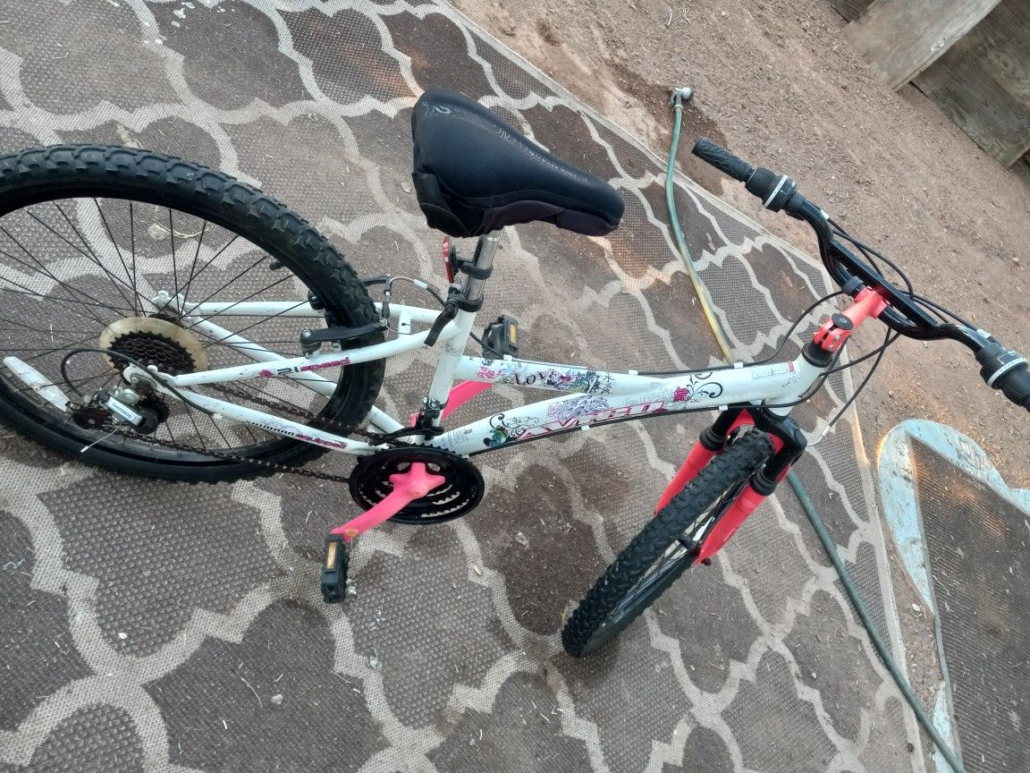 Mountain Bike AVICO 24inch 21speed SHIMANO NEW TIERS $ NEW TUBES SHIFTING & PREAK VERY GOOD WORK PERFECT