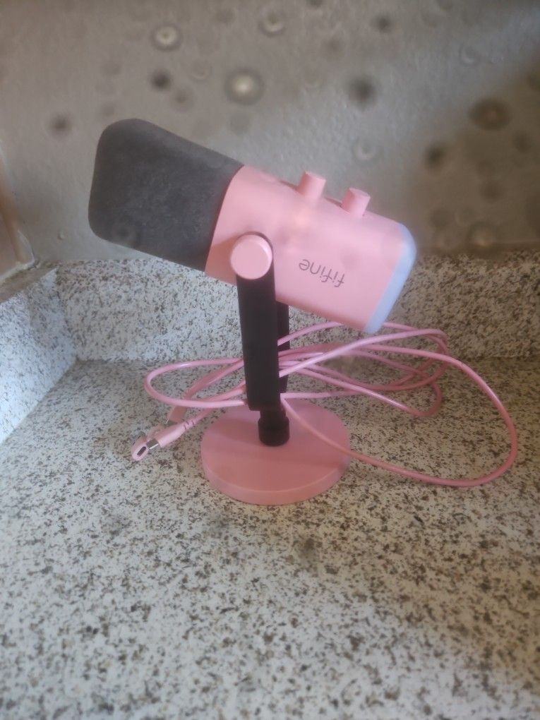 Pink FIFINE XLR/USB Microphone,