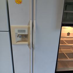 25cuft Refrigerator Side By Side Kenmore
