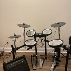 Roland TD-4 Drum Kit & Simmons Amp (bundle)
