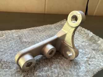 BB5Z-3K305-A Front Passenger Axle Support Mount Bracket For 11-15 Explorer Flex