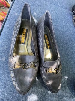 Black shoe