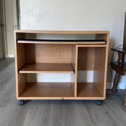 Computer Desk(Looks Brand New)