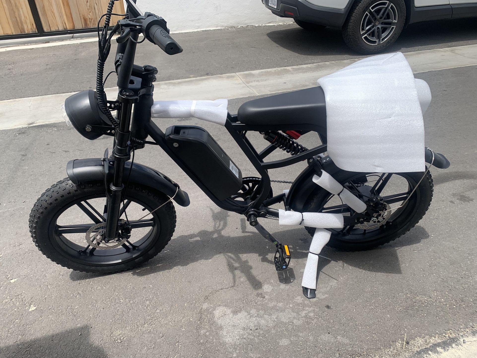 NEW BLUVALL ELECTRIC BIKE