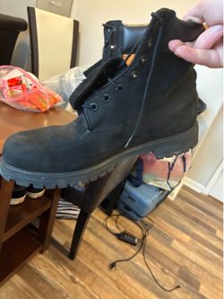 Black timberland boots