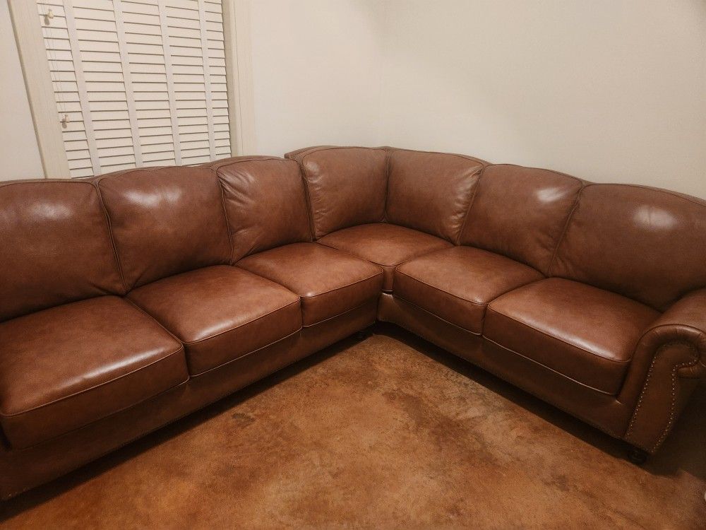 Leather Sectional Couch With Ottoman