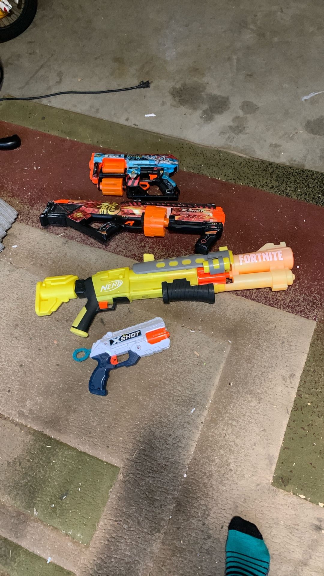 4 Nerf Guns