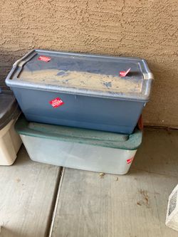 Plastic containers