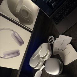 AirPods Max silver With White Headband