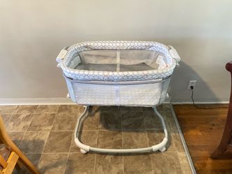 Ingenuity Bassinet Crib Cradle Bedside (new born - 1.5 years old)