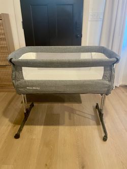 New Mika Micky Baby Bassinet Bedside Sleeper Bedside Crib Easy Folding Portable Crib