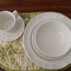 Pfaltzgraff 4 Pc Place Setting Minus 1 Mug