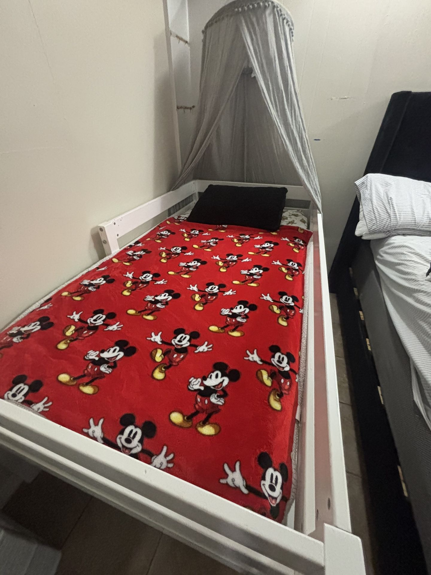 twin loft bed