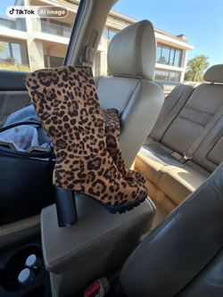 New boots never worn size 7.5 womans