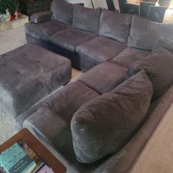 Gray Fabric Sectional Sofa With Ottoman