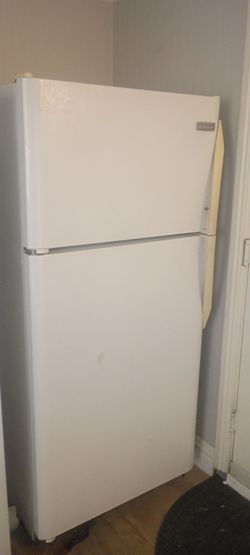 Free-- garage fridge