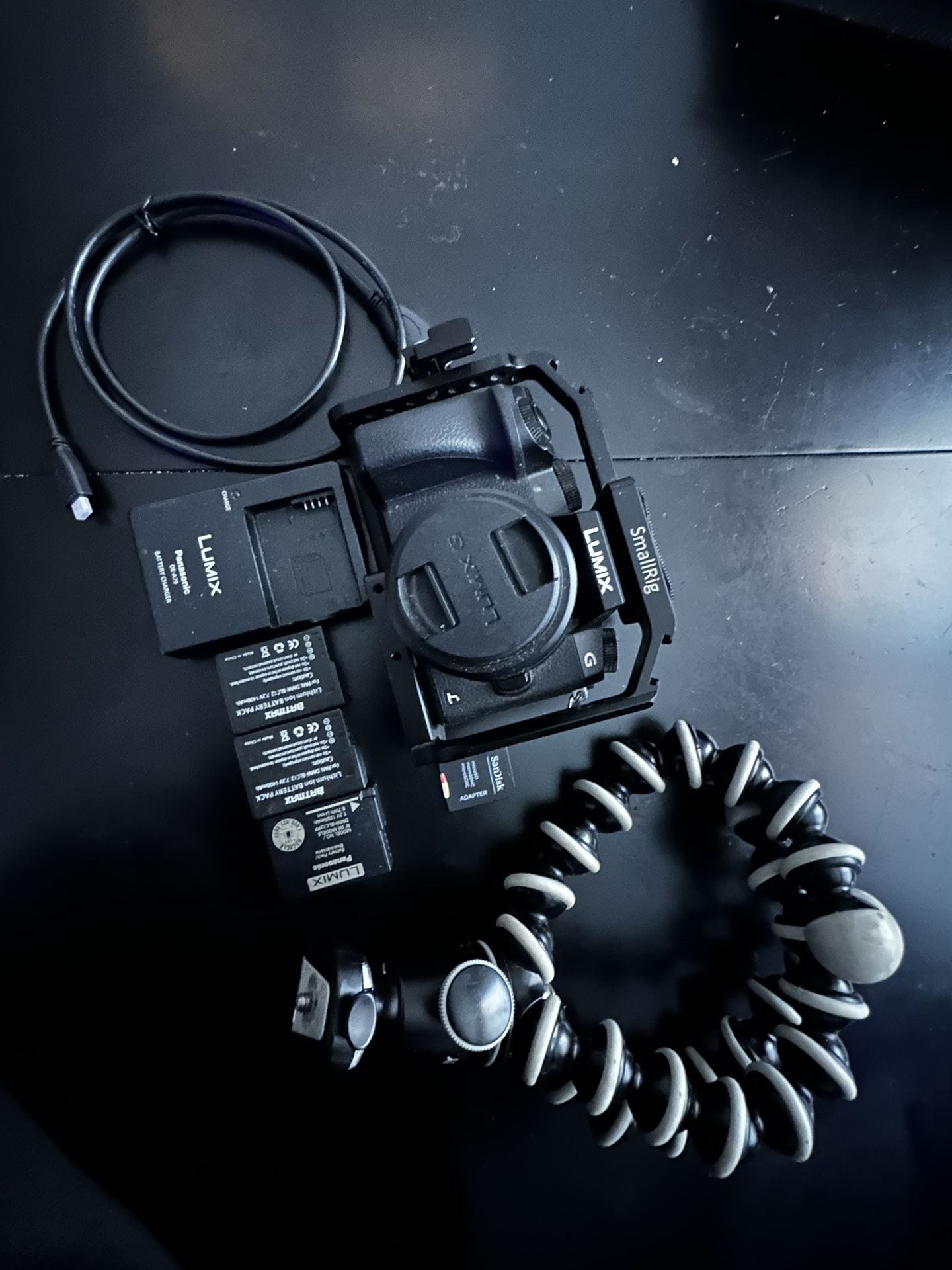 Lumix G7 w/ 25mm 1.7 Lens + Extras