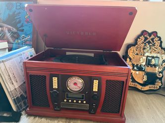 Victrola Record Player / CD / Radio Entertainment Center – $65