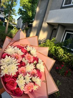 Flowers bouquets, Or Arrangements!