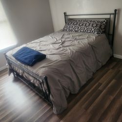 2 Queen Bed with Mattress 120.00 Ea