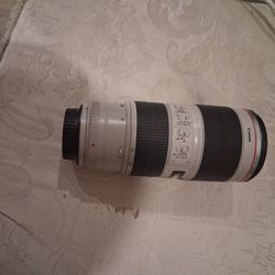 Canyon Zoom Lens Ef 70- 200mm 1:2 8 