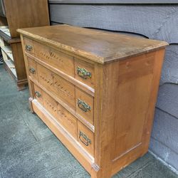 Dresser